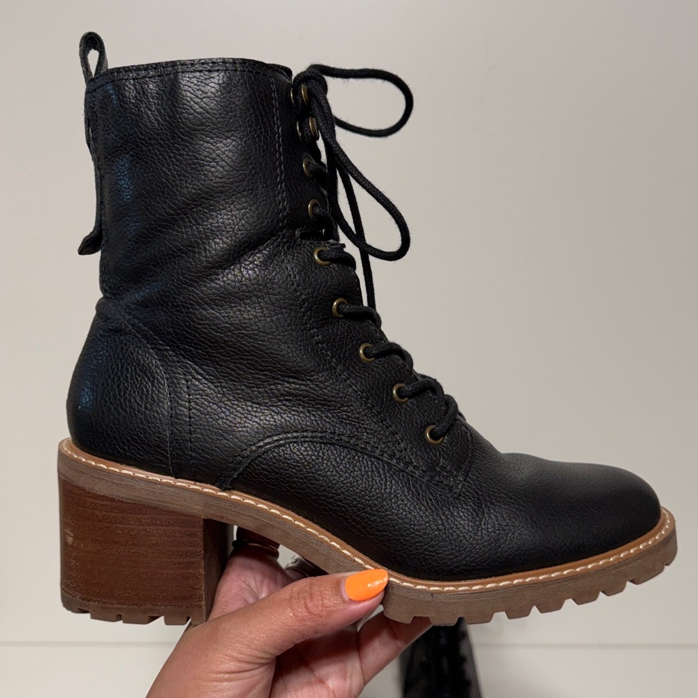 Crown Vintage Leather Yuliana Combat Boot in Black